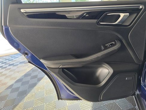 Used 2023 Porsche Macan image 37