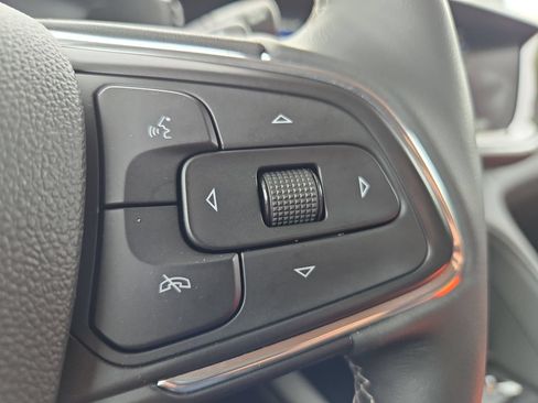 Used 2023 Buick Envision Essence FWD image 28