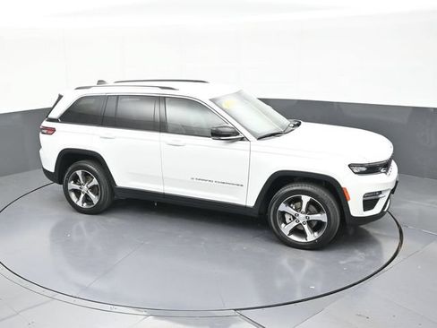 Used 2023 Jeep Grand Cherokee Limited AWD/4WD image 62