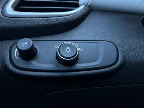 Used 2020 Chevrolet Trax LS image 11