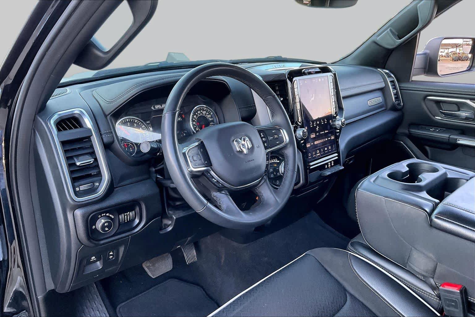 Used 2025 RAM 1500 Laramie AWD/4WD image 17