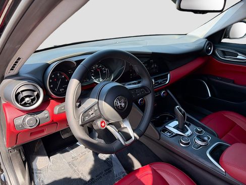 Used 2021 Alfa Romeo Giulia Sprint w/ Sun & Sound Package image 24