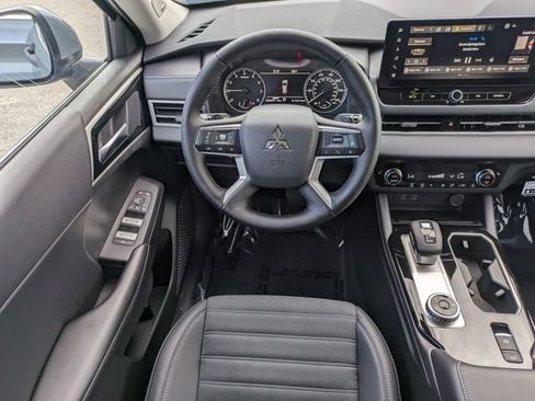 New 2026 Mitsubishi Outlander SE FWD image 16