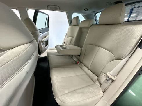 Used 2010 Subaru Outback 2.5i AWD/4WD image 15