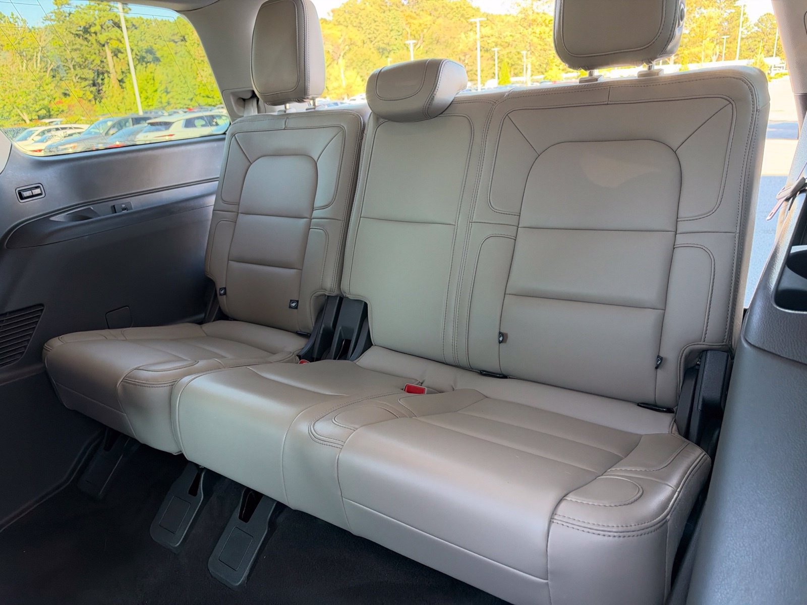 Used 2024 Lincoln Navigator Premiere AWD/4WD image 34