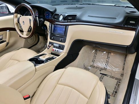 Used 2013 Maserati GranTurismo Sport image 12
