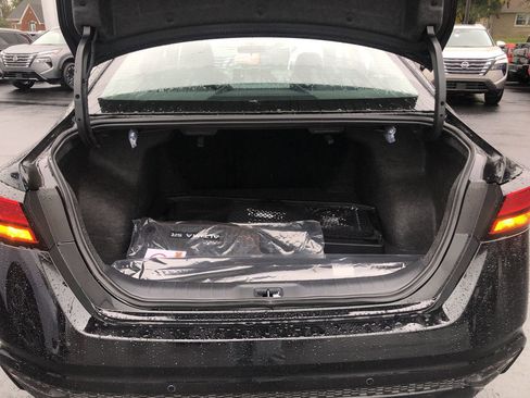 New 2025 Nissan Altima 2.5 SR w/ SR Premium Package image 17