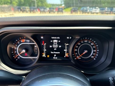 New 2026 Jeep Wrangler Unlimited Sahara AWD/4WD image 11