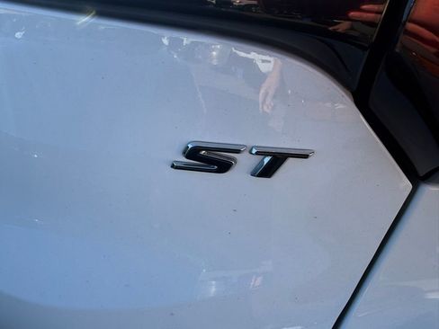 Used 2024 Buick Encore GX Sport Touring image 4