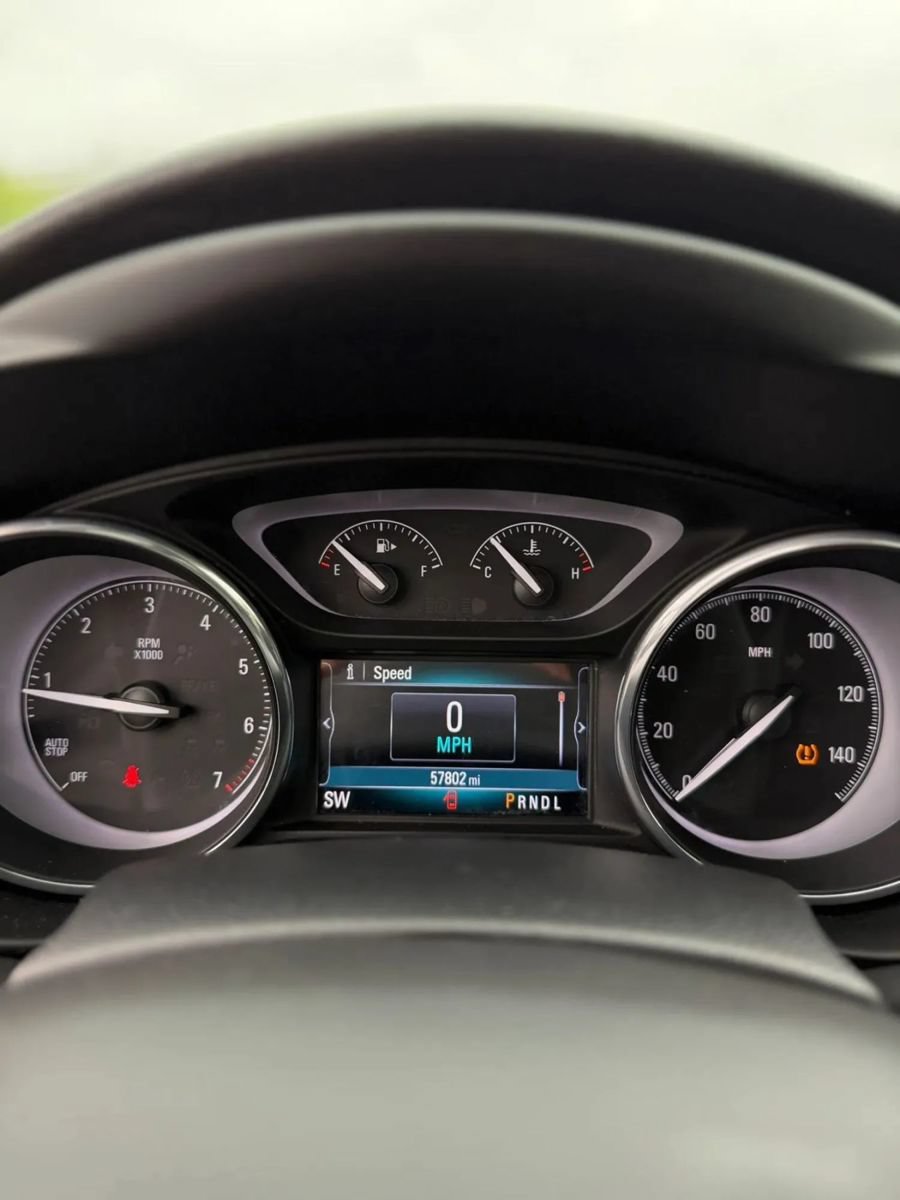 Used 2019 Buick Envision Essence FWD image 14