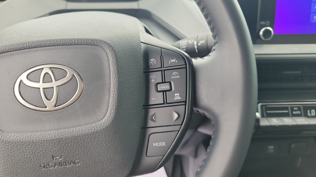 Used 2024 Toyota Prius LE FWD image 19