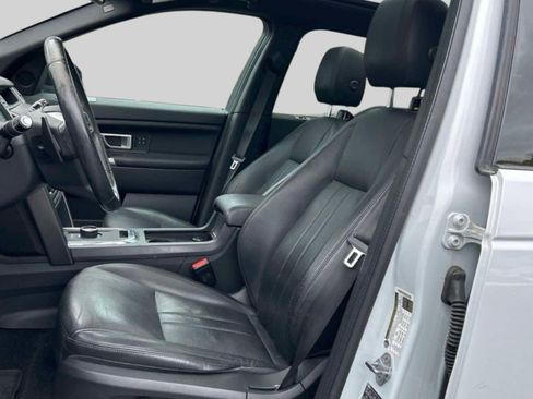 Used 2019 Land Rover Discovery Sport Landmark image 2