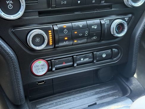 Used 2018 Ford Mustang GT RWD image 25