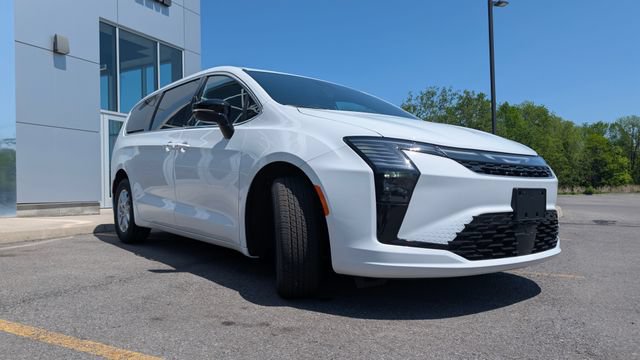 New 2027 Chrysler Pacifica Select FWD image 3