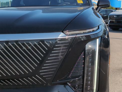 New 2026 Cadillac Vistiq Luxury image 36