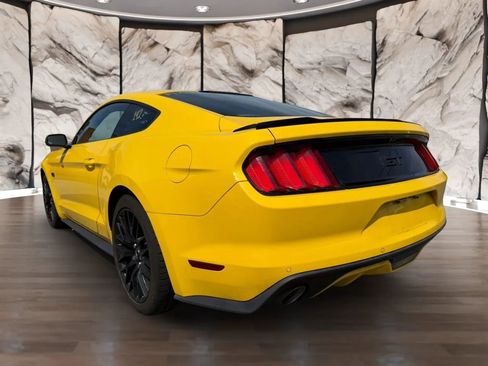 Used 2017 Ford Mustang GT Premium w/ GT Performance Package RWD image 8