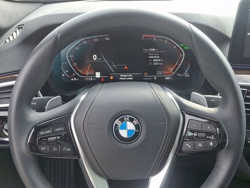 Used 2023 BMW 530i w/ Premium Package RWD image 19