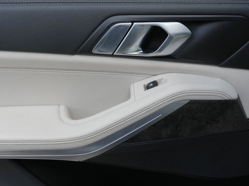 Certified 2022 BMW X5 xDrive45e image 29