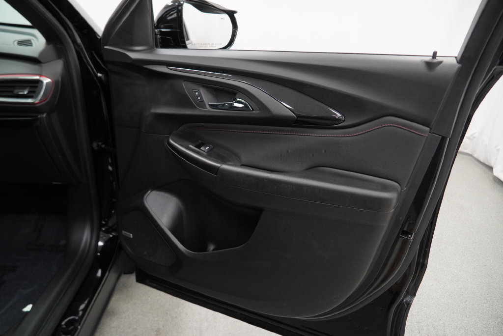 Used 2021 Chevrolet TrailBlazer RS w/ Sun and Liftgate Package AWD/4WD image 38