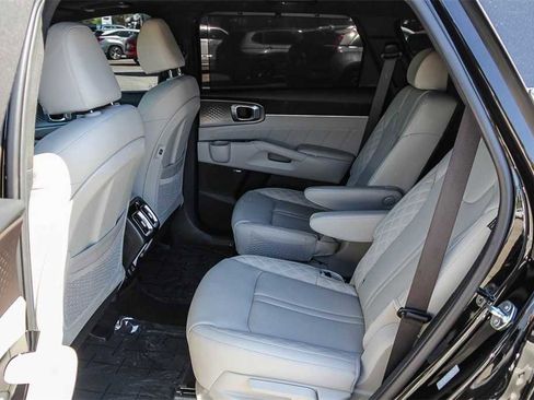 Used 2025 Kia Sorento SX Prestige image 17