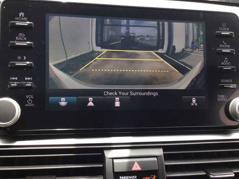 Used 2019 Honda Accord EX image 18