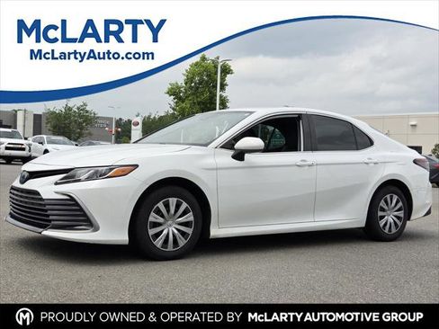 Certified 2023 Toyota Camry LE FWD image 1
