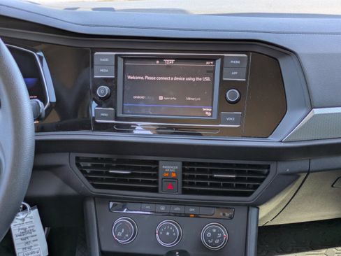 Used 2022 Volkswagen Jetta S image 14