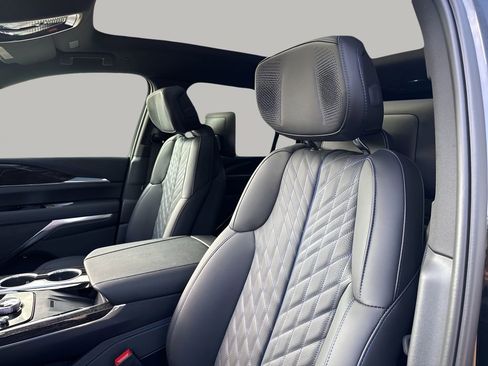 New 2026 Cadillac Escalade IQL Luxury image 28