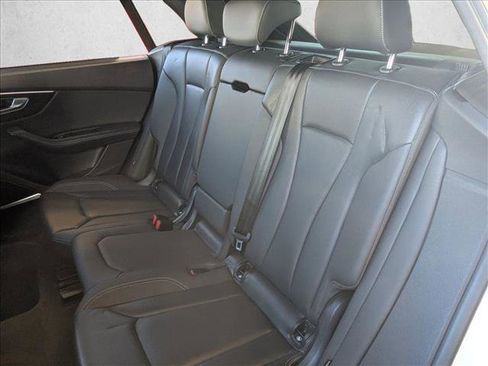 Used 2022 Audi Q8 Premium Plus image 21