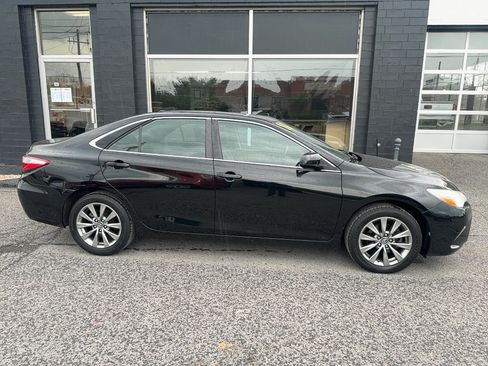 Used 2016 Toyota Camry XLE w/ Moonroof Package FWD image 7
