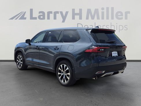 Used 2025 Toyota Grand Highlander AWD Hybrid image 3