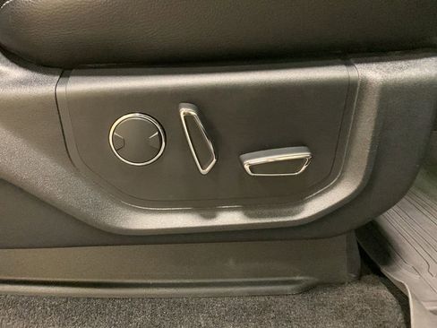 Used 2018 Ford F150 Lariat w/ Equipment Group 502A Luxury AWD/4WD image 13