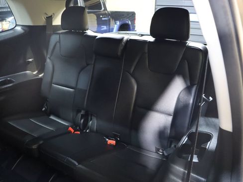 Used 2024 Kia Telluride EX w/ EX Captain's Chair Package FWD image 50