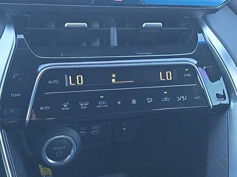 Used 2024 Toyota Venza Limited image 24