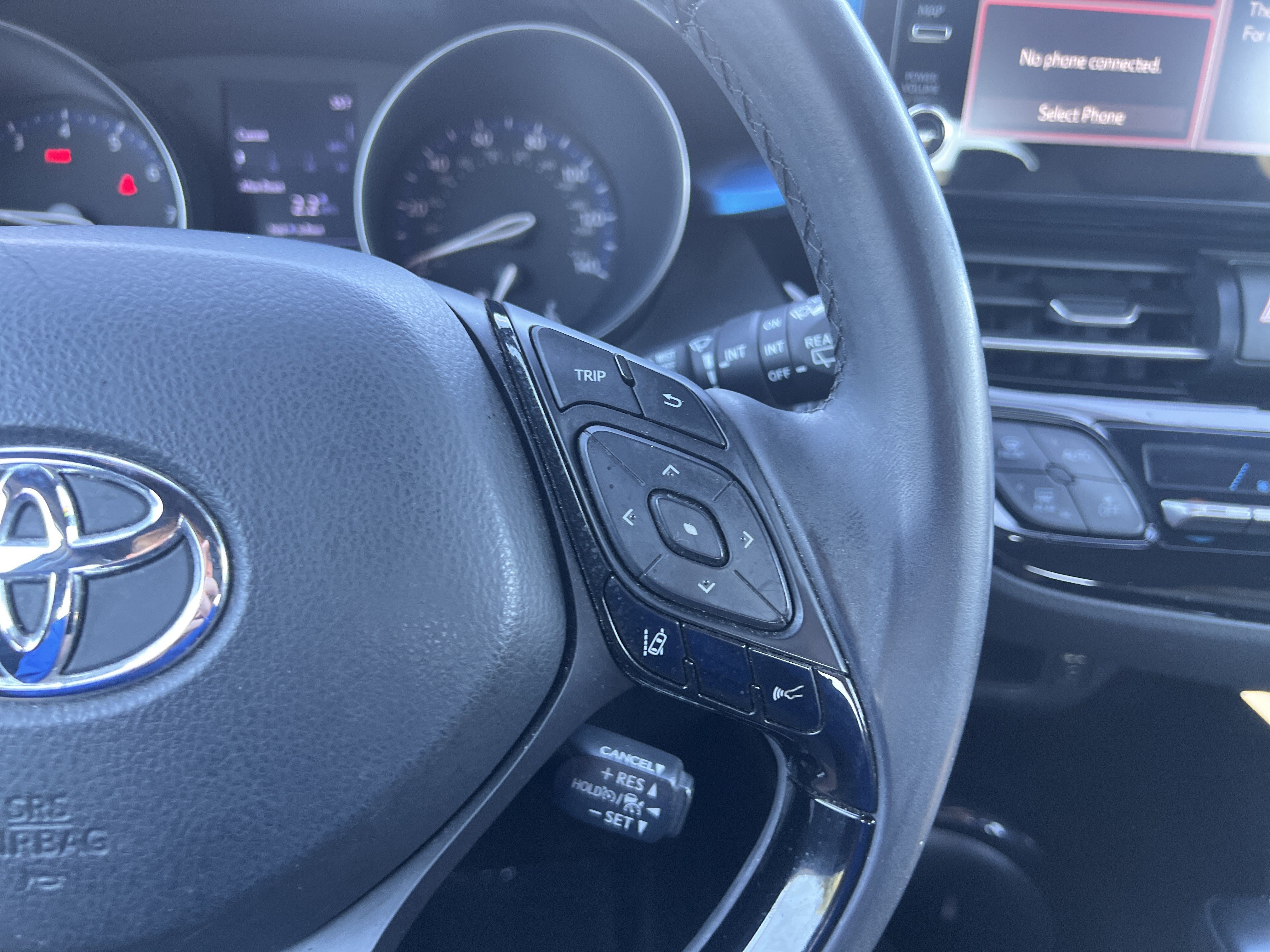 Used 2019 Toyota C-HR XLE FWD image 19