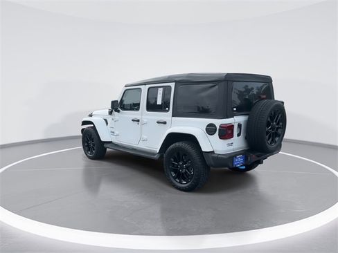 Used 2022 Jeep Wrangler Unlimited Sahara w/ Cold Weather Group image 5
