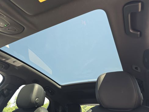 Certified 2025 Porsche Cayenne Coupe image 13