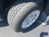 Used 2019 GMC Yukon XL SLT image 2