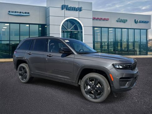 New 2025 Jeep Grand Cherokee 4WD image 1