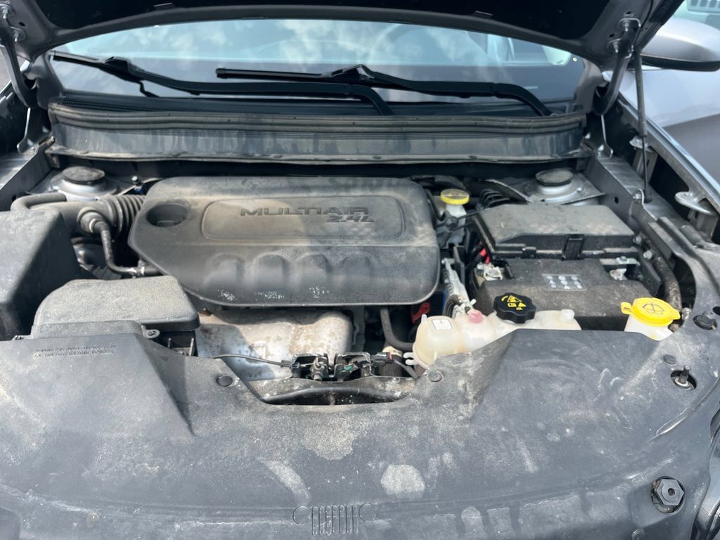 Used 2019 Jeep Cherokee Latitude w/ Popular Appearance Group AWD/4WD image 21