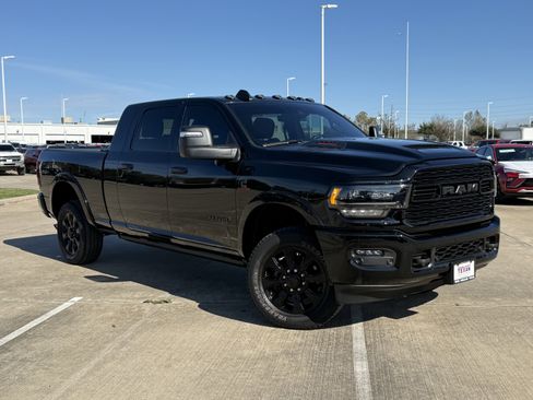 Used 2024 RAM 2500 Limited image 2