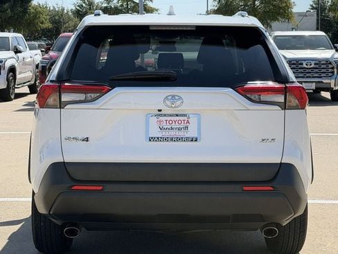 Used 2024 Toyota RAV4 XLE FWD image 5