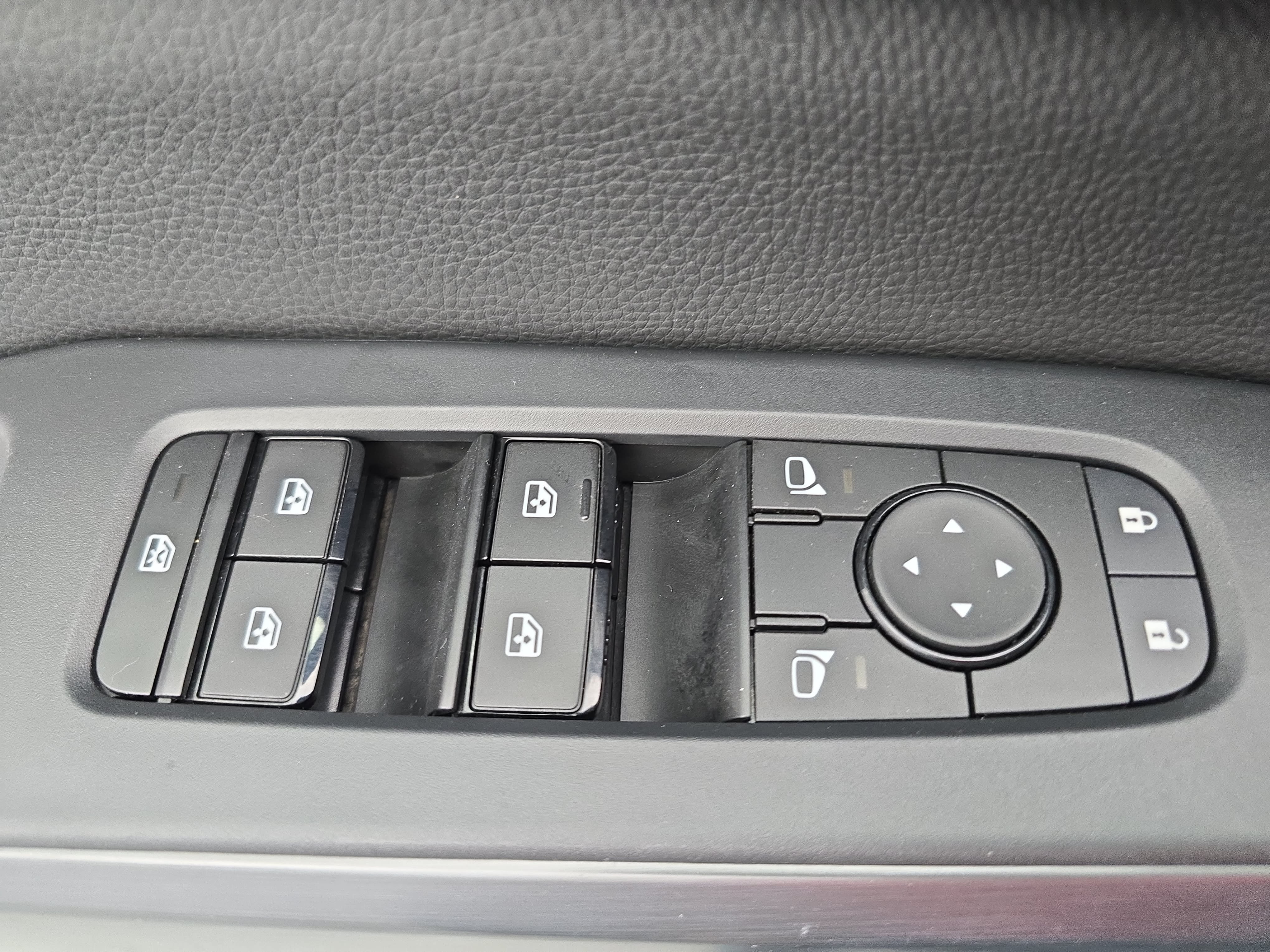 Used 2024 Nissan Pathfinder Rock Creek AWD/4WD image 27