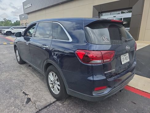 Used 2020 Kia Sorento LX FWD image 4