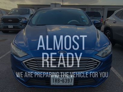 Used 2018 Ford Fusion SE w/ Fusion SE Technology Package