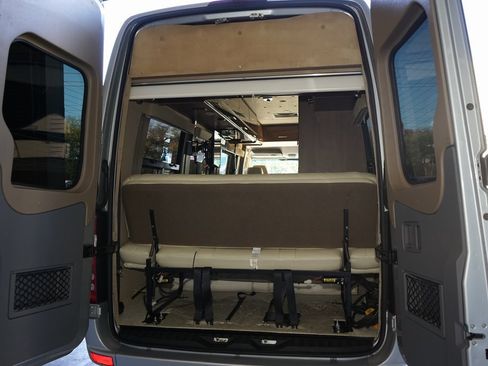 Used 2015 Mercedes-Benz Sprinter 3500 image 42