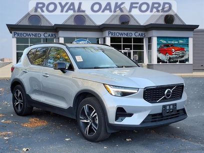 Used 2024 Volvo XC40 B5 Core