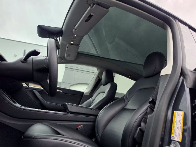 Used 2024 Tesla Model Y Performance AWD/4WD image 23