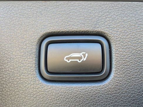 Used 2021 Hyundai Palisade Limited image 19