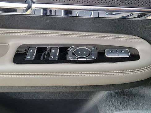 Certified 2025 Lincoln Corsair FWD image 17